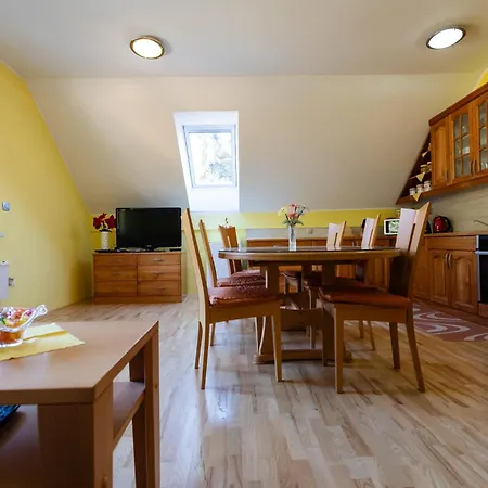 Apartman Apartmens Verenluc *